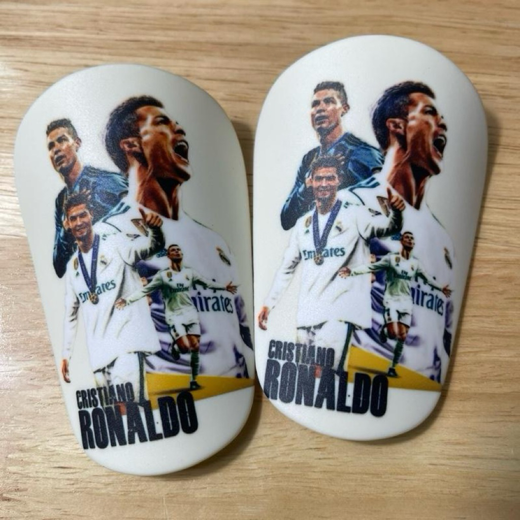 ATT ATTITUDE สนับแข้งฟุตบอล ลาย Cristiano Ronaldo สำหรับฟุตบอลและฟุตซอล