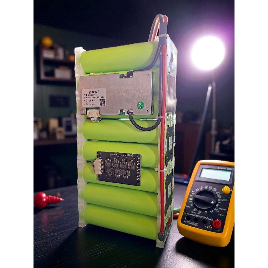 8S 2P พร้อมบาล้านซ์ 1.2A 8S🔋แบตLiFePO4 32140 3.2V 30A 27-29V(ทรงยาว8*2)