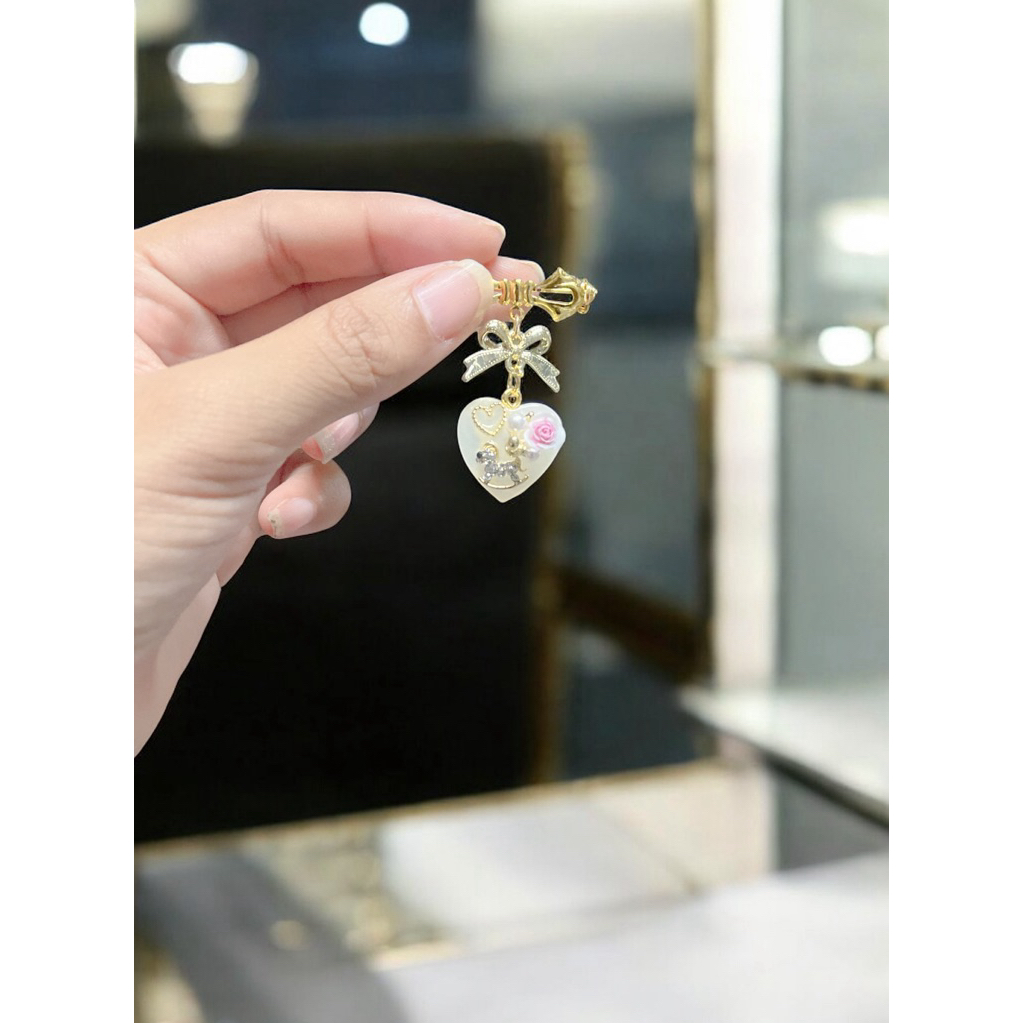 พร้อมส่งเข็มกลัดขนาด2.2cmน่ารักๆๆ