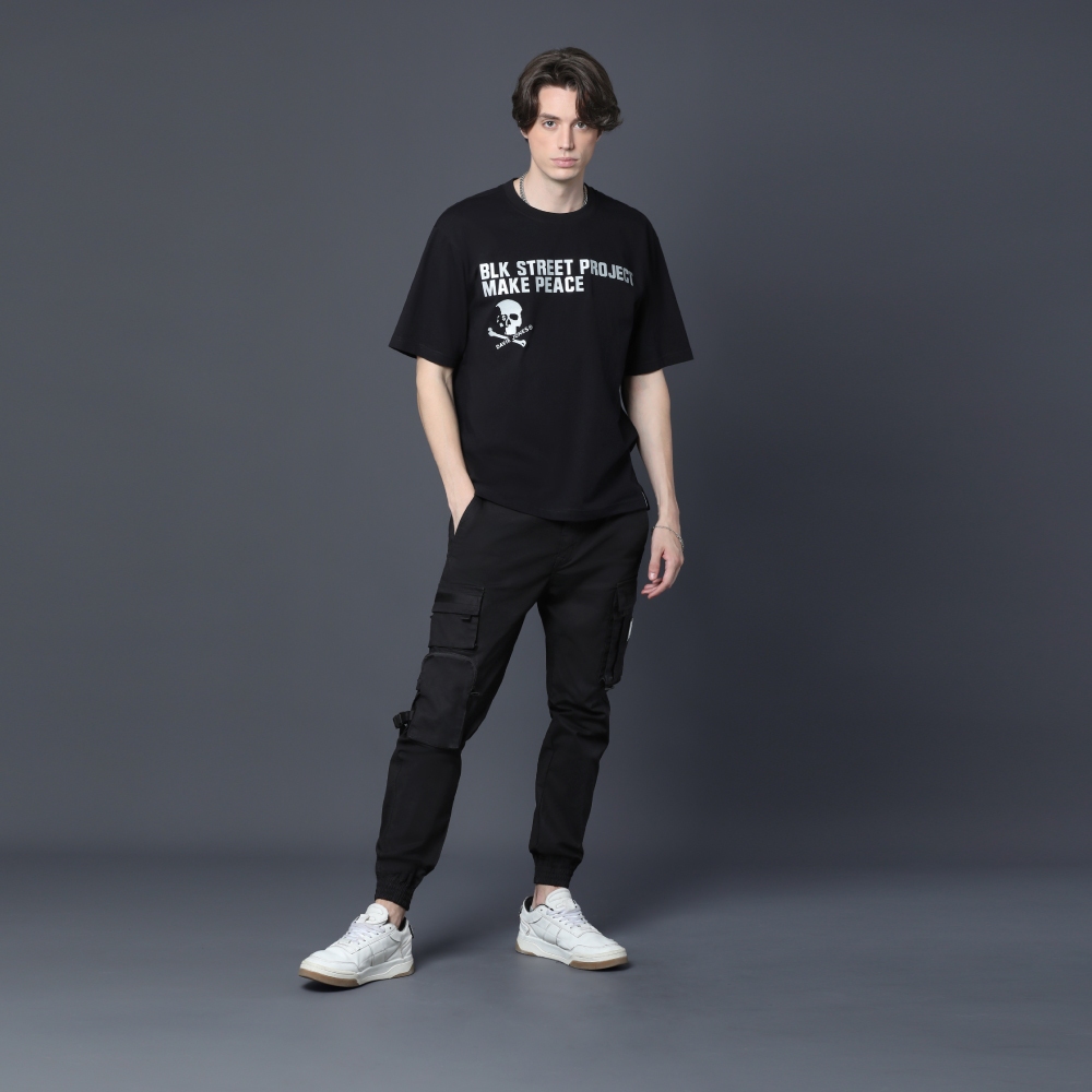 DAVIE JONES [ Black Street Project ] เสื้อยืด Logo Oversized Fit T-Shirt LG0079 สีดำ - รูปที่ 3