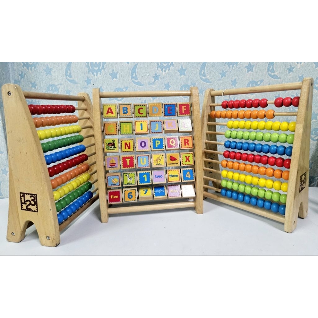 ลูกคิดตัวอักษร Hape และลูกคิดลูกปัดสายรุ้ง Hape