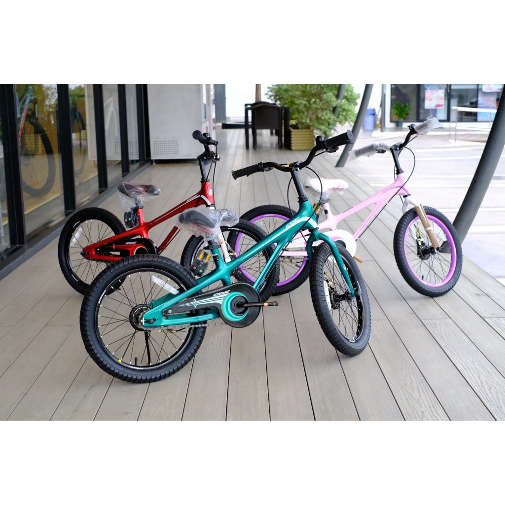 RoyalBaby ASTRONAUT จักรยานรุ่นล้ำ ดีไซน์โฉบเฉี่ยวจากแรงบันดาลใจแห่งจักรวาล เฟรมแมกนีเซียมอัลลอยด์ เบาเป็นพิเศษ