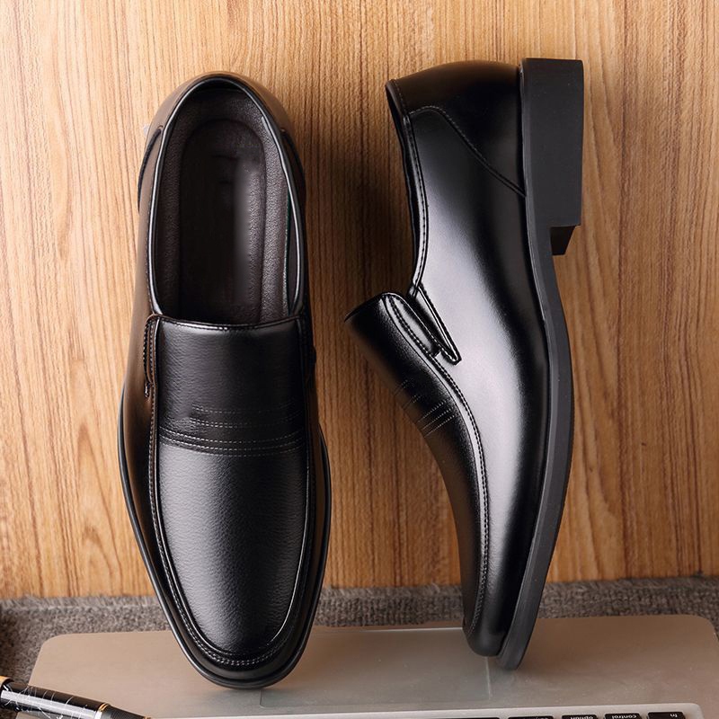 ✨จัดส่งที่รวดเร็ว✨รองเท้าหนังธุรกิจ พื้นรองเท้าหนาลำลองสำหรับบุรุษ รองเท้าหนังสีดำ#8555