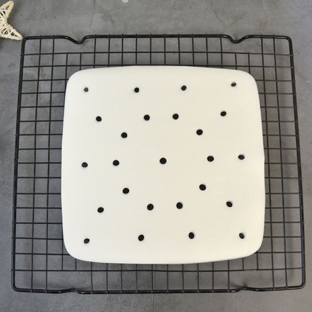 กระดาษรองหม้อทอดไร้น้ำมัน 100 แผ่น แบบสี่เหลี่ยม มีรู ซับน้ำมันดี กระดาษอบขนม baking paper พร้อมส่ง - รูปที่ 3