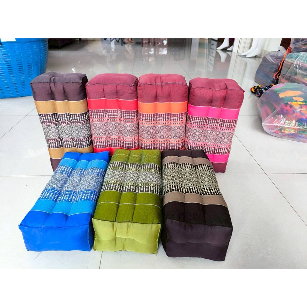 หมอนขิด(ใฃส์มาตรฐาน) ขนาดต่อลูก 15 × 35 × 12 เซนติเมตร ยัดนุ่นแท้ 100% ลายคิดดอกพิกุล