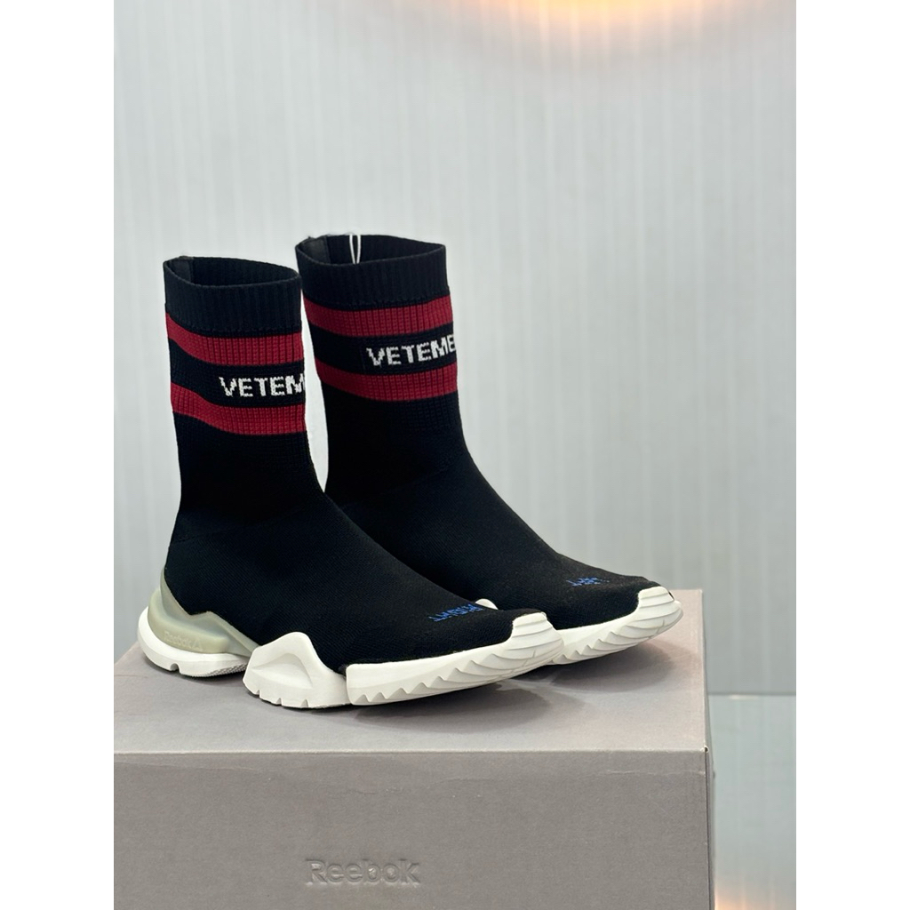 VETEMENTS - VETEMENTS x Reebox