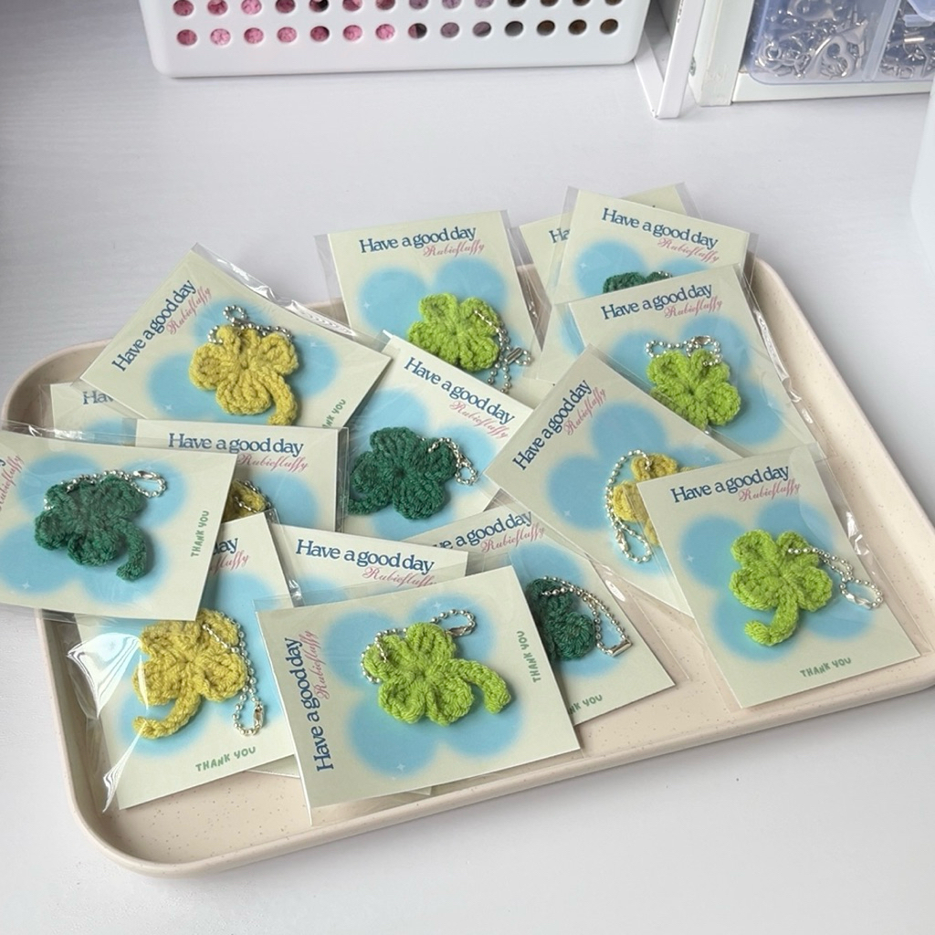 Clover Keychain พวงกุญแจใบโคลเวอร์ 🍀