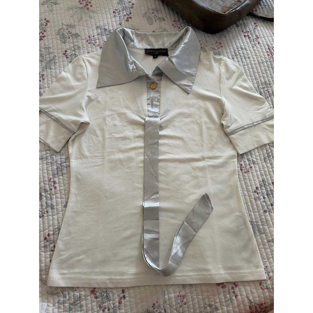 LV t-shirt, m size, been used, one button gone, size m