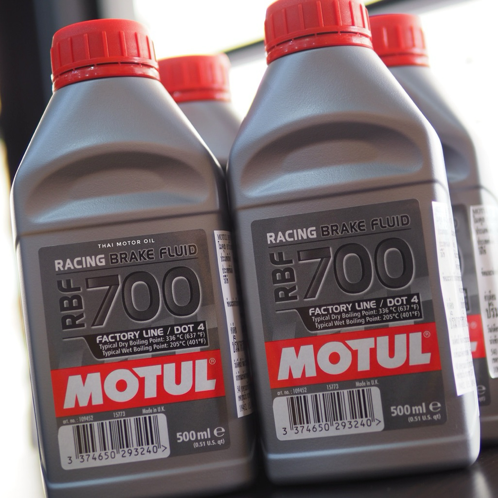 *ของแท้แน่นอน สดใหม่ ปี 25 Motul RBF700 Factory Line DOT4 สูตร Racing แท้ ขนาด 0.5L