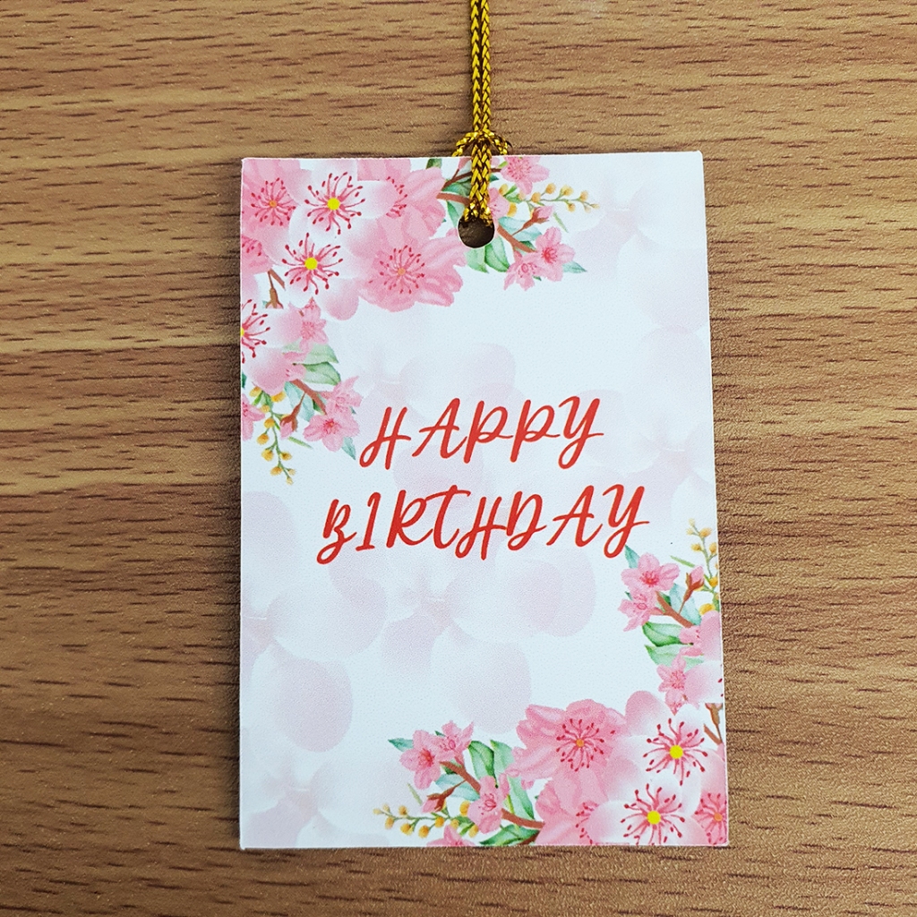 ป้ายTag วันเกิด Happy Birthday ขนาด4x6cm พร้อมเชือก (พร้อมส่ง) สำหรับแขวนของขวัญ กระเช้าเทศกาลปีใหม่