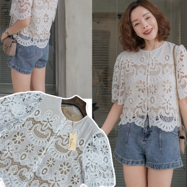 Chaline • เสื้อแขนสั้น เนื้อผ้าลูกไม้คอตตอนฉลุลาย กระดุมหน้า