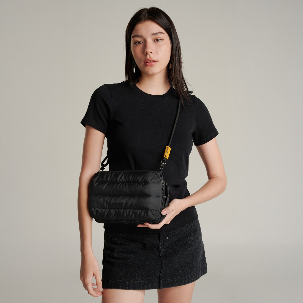 Mc JEANS Online Exclusive กระเป๋าสะพายข้าง UNISEX M02Z114 กระเป๋า crossbody งานพิมพ์ตัวอักษร MC Jeans พร้อมสาย 2สี