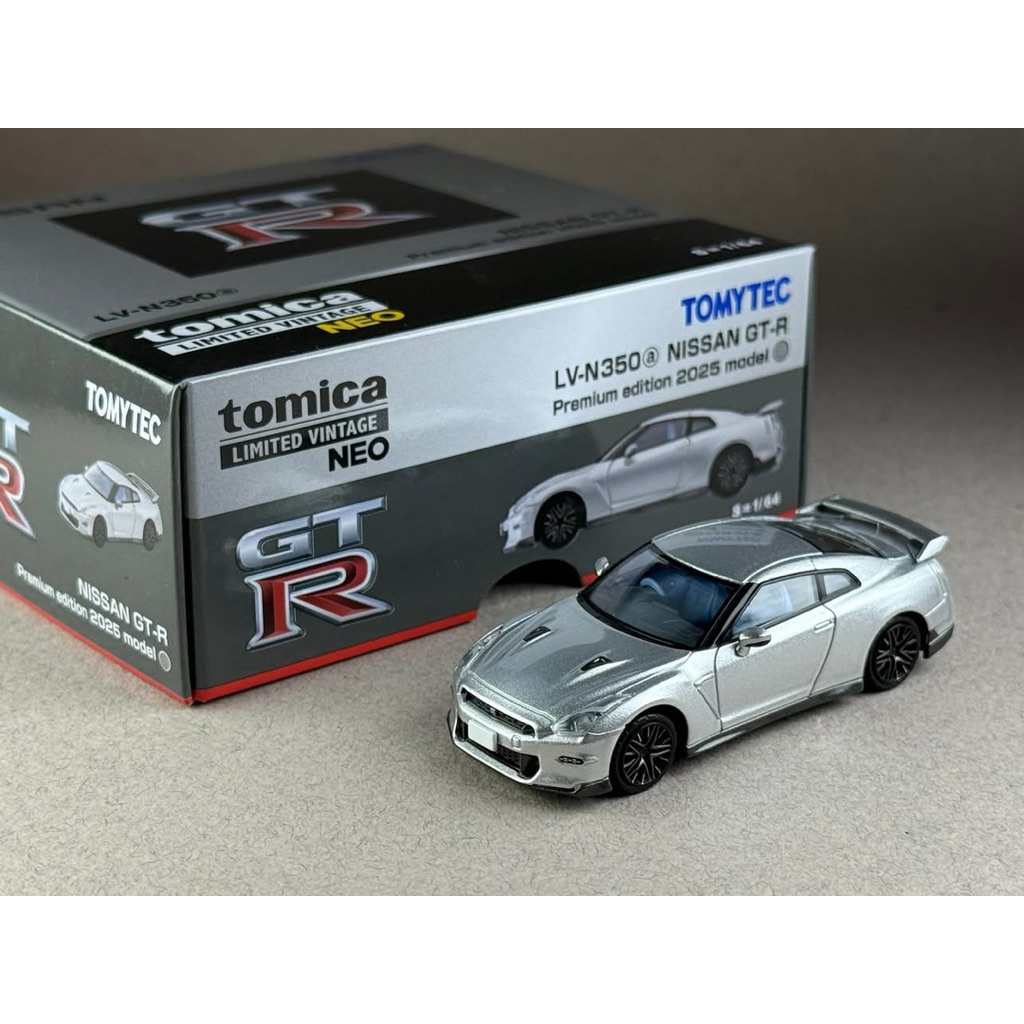 🔹Nissan GTR Premium Edition 2025 Model LV-N350a Scale 1:64 ยี่ห้อ Tomytec