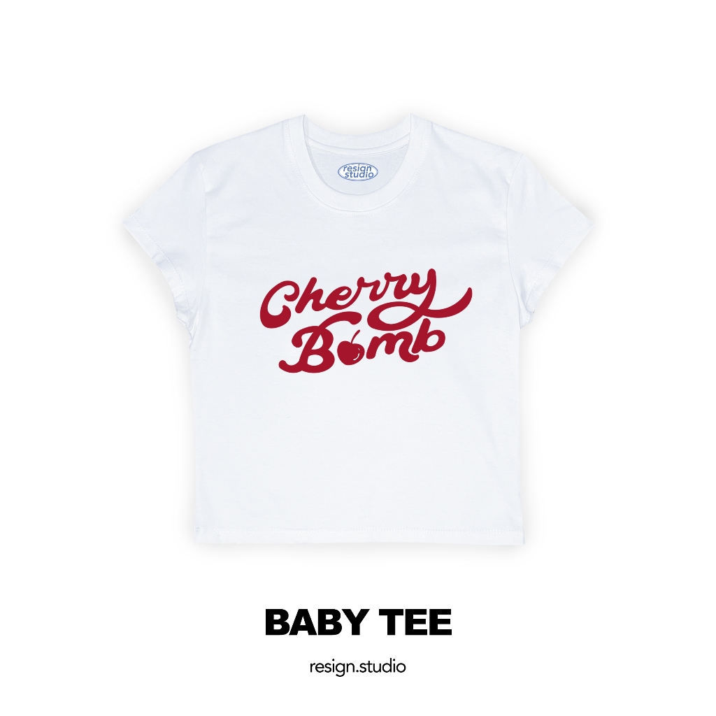 resign.studio - Baby tee ลาย Cherry Bomb