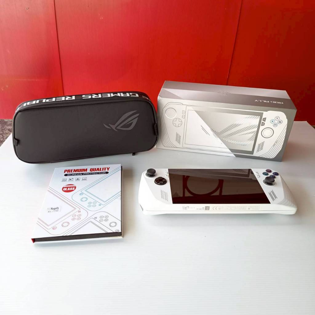 เครื่องเกมพกพา Asus ROG Ally (2023) RC71L-NH001W สภาพเครื่อง 95%