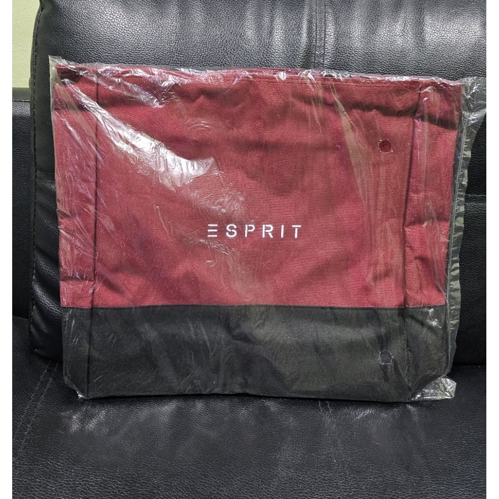 กระเป๋าถือแบรนด์ ESPRIT