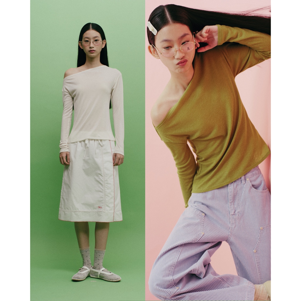 The Freckled Market - Off Shoulder Long Sleeve Top เสื้อปาดไหล่แขนยาว