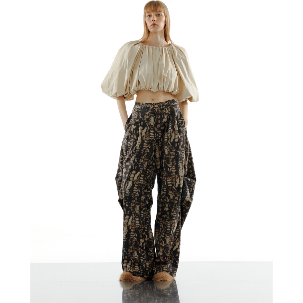 The SRT (TPN292) X16 Structured Barrel Pants กางเกงทรงบาร์เรล เอวกลาง ผ้าพิมพ์ลาย ขอบเอวยางยืดด้านหลัง