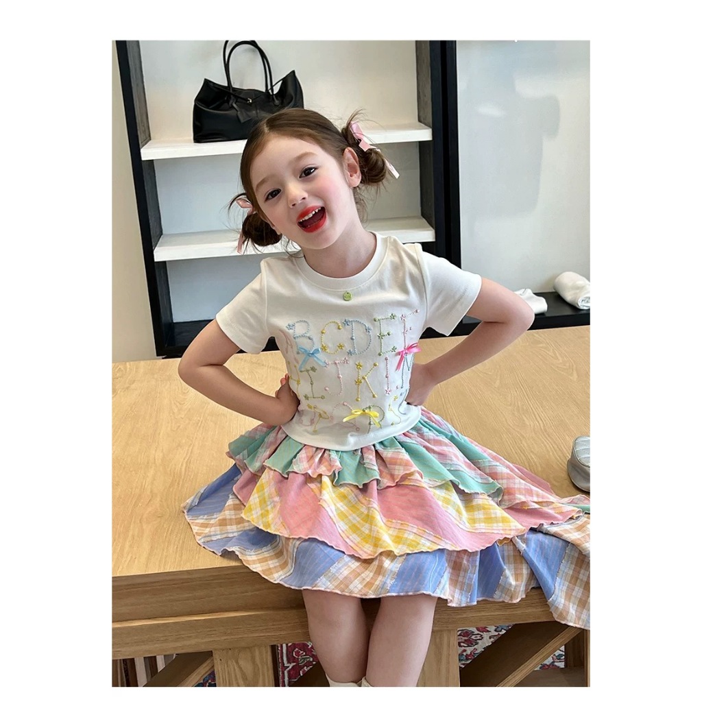 BB132 เสื้อยืดแขนสั้นเด็กหญิง ปักตัวอักษรสีขาวสามมิติ เสื้อยืดผูกโบว์ กระโปรงเรนโบว์ คุณหนูสุดๆ - รูปที่ 3