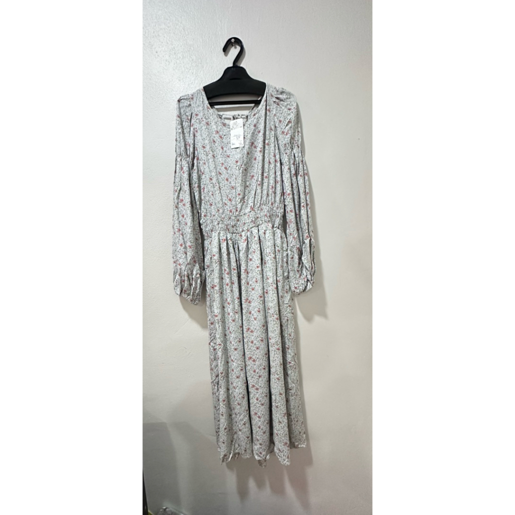 เดรสยาวพิมพ์ลาย แขนยาวแต่งสม้อค ลายดอกไม้ แบรนด์ AS KNOW AS PINKY อก38“ เอว 26-30” ยาว 50“ ผ้าเรยอน 