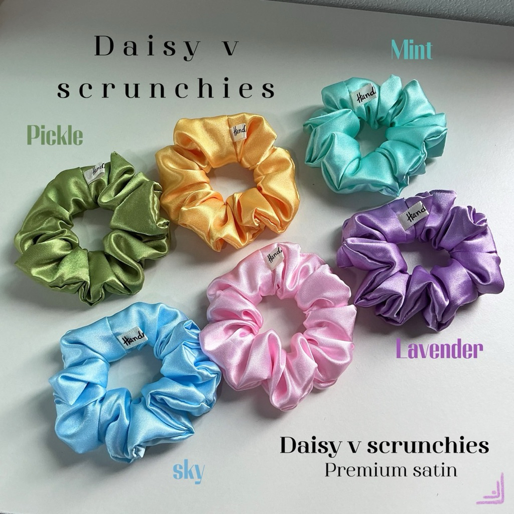ยางรัดผม • Daisy v Scrunchies • Satin Premium Collection •ซาตินพรีเมียม • (Midi)