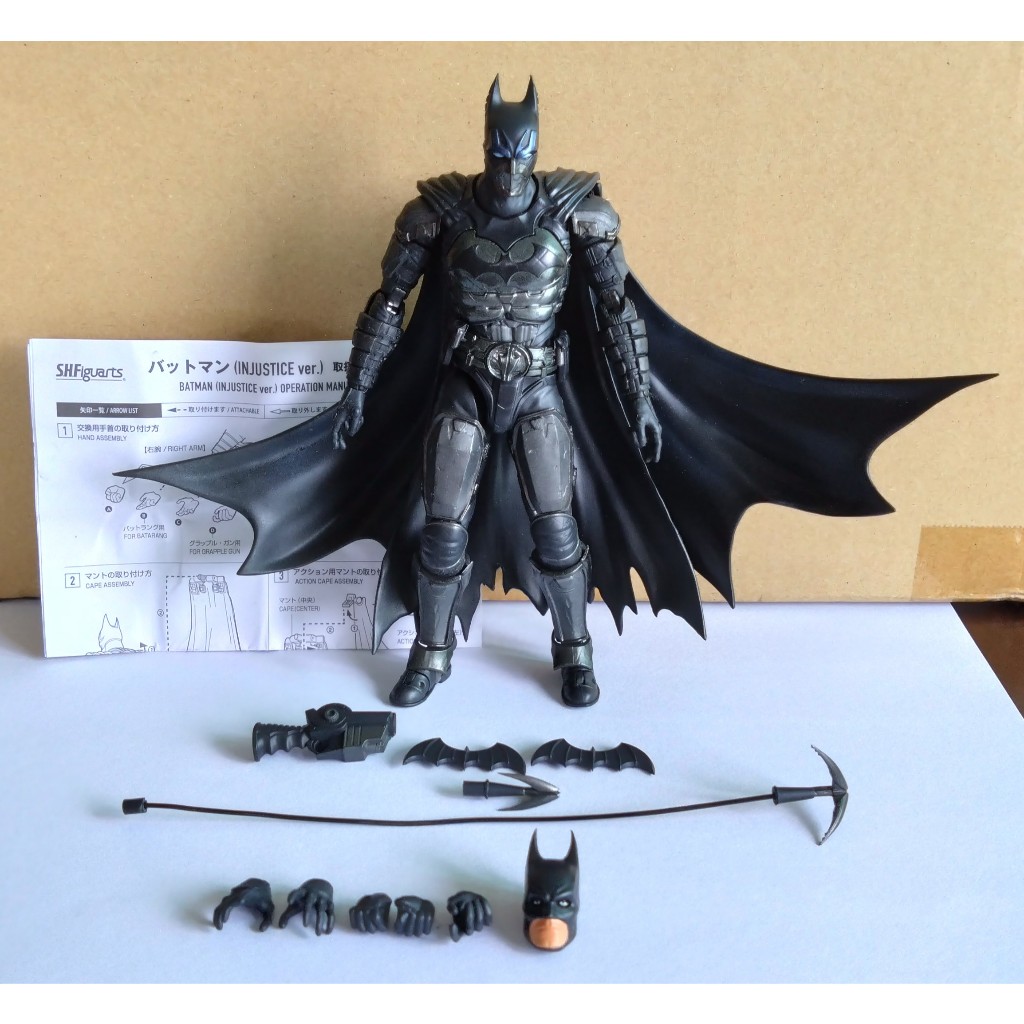 มือ2 S.H.Figuarts Injustice Gods Among Us Batman Action Figure