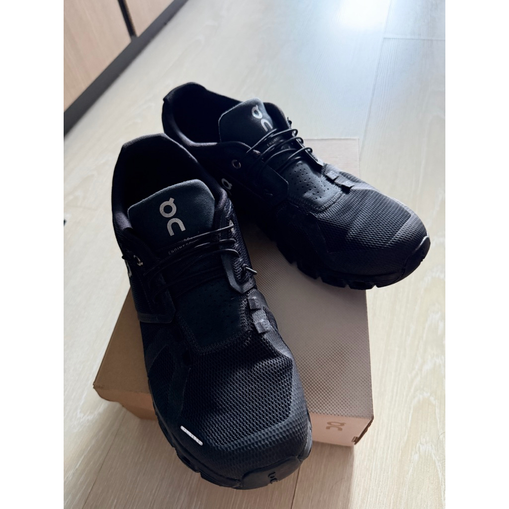 On Cloud 5 สี All Black Size 10.5 มือสอง ของแท้💯