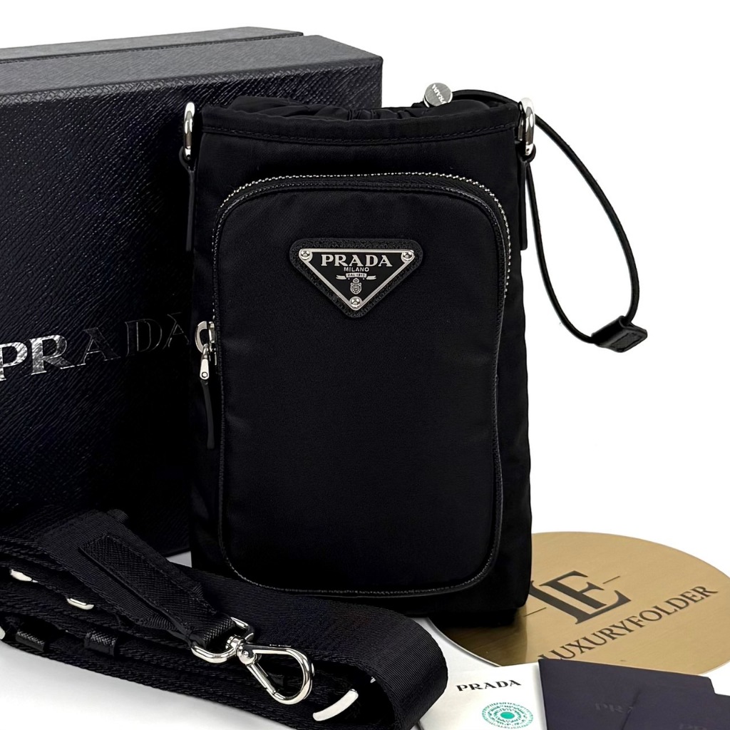 Prada กระเป๋า smartphone case Re-Nylon 2ZH155 (F0002) สี Black ของแท้ 100%