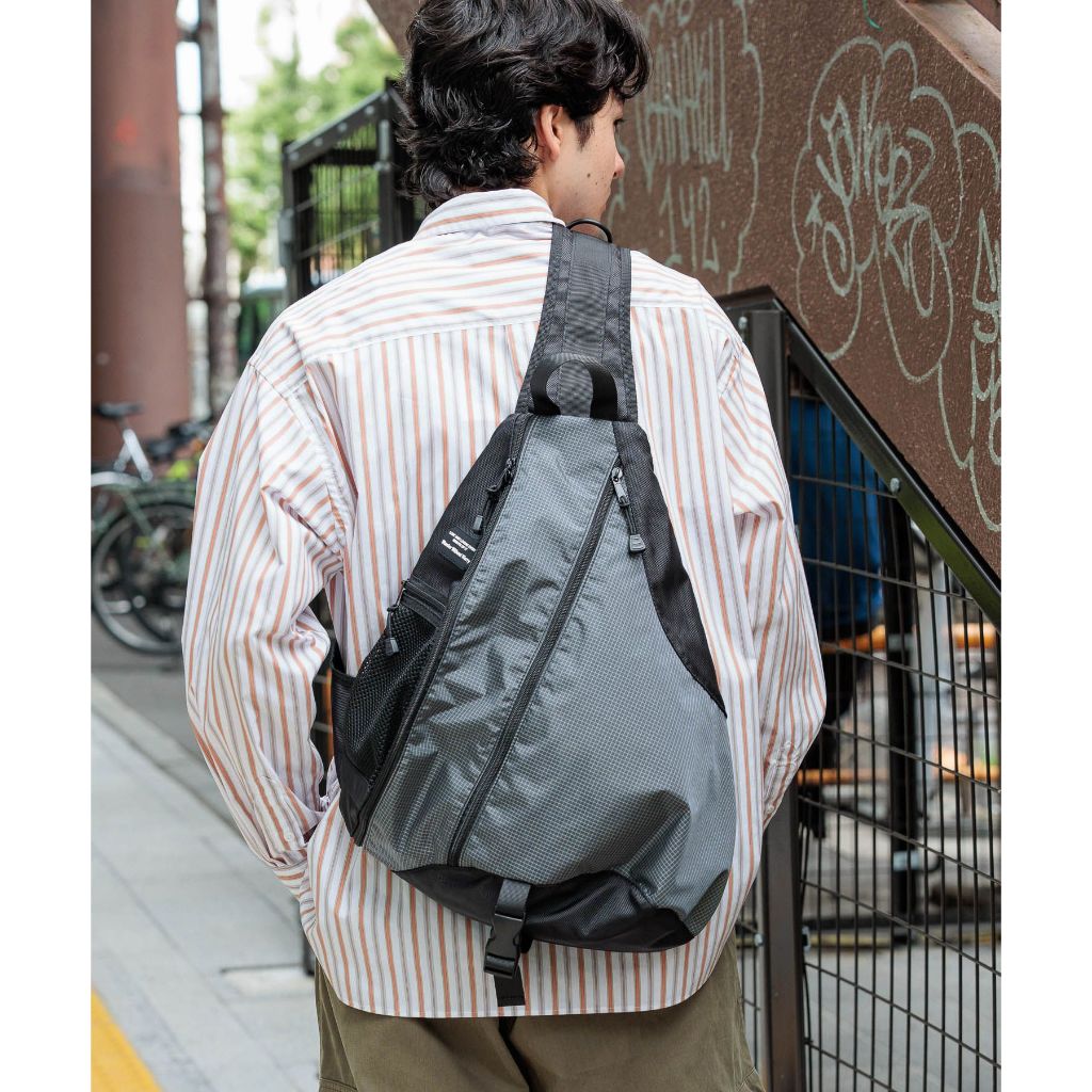 niko and ... Material-switched sling bag