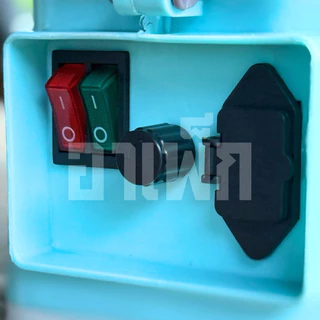 ถังพ่นยาแบตเตอรี่ลิเธียมปั๊มคู่ Nakita 20L แรงดันปั๊มสูงสุด 24 BAR แบตเตอรี่ 12V12Ah ก้านพ่นยาทองเหลือง หัวฉีดยา 5 หัว
