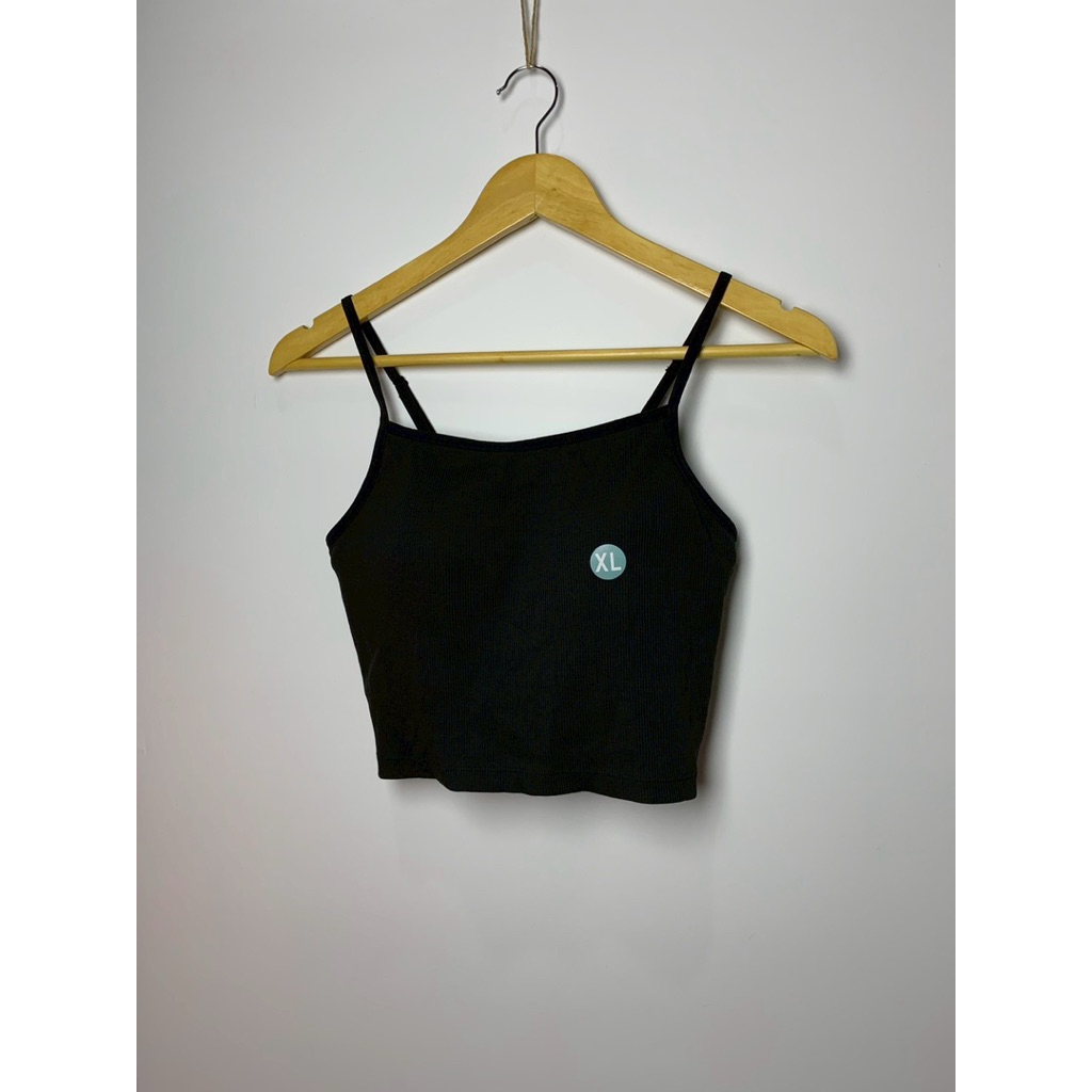 สายเดี่ยวผ้าร่องทรงครอปสีดำ GU Bratop ไซส์ XL