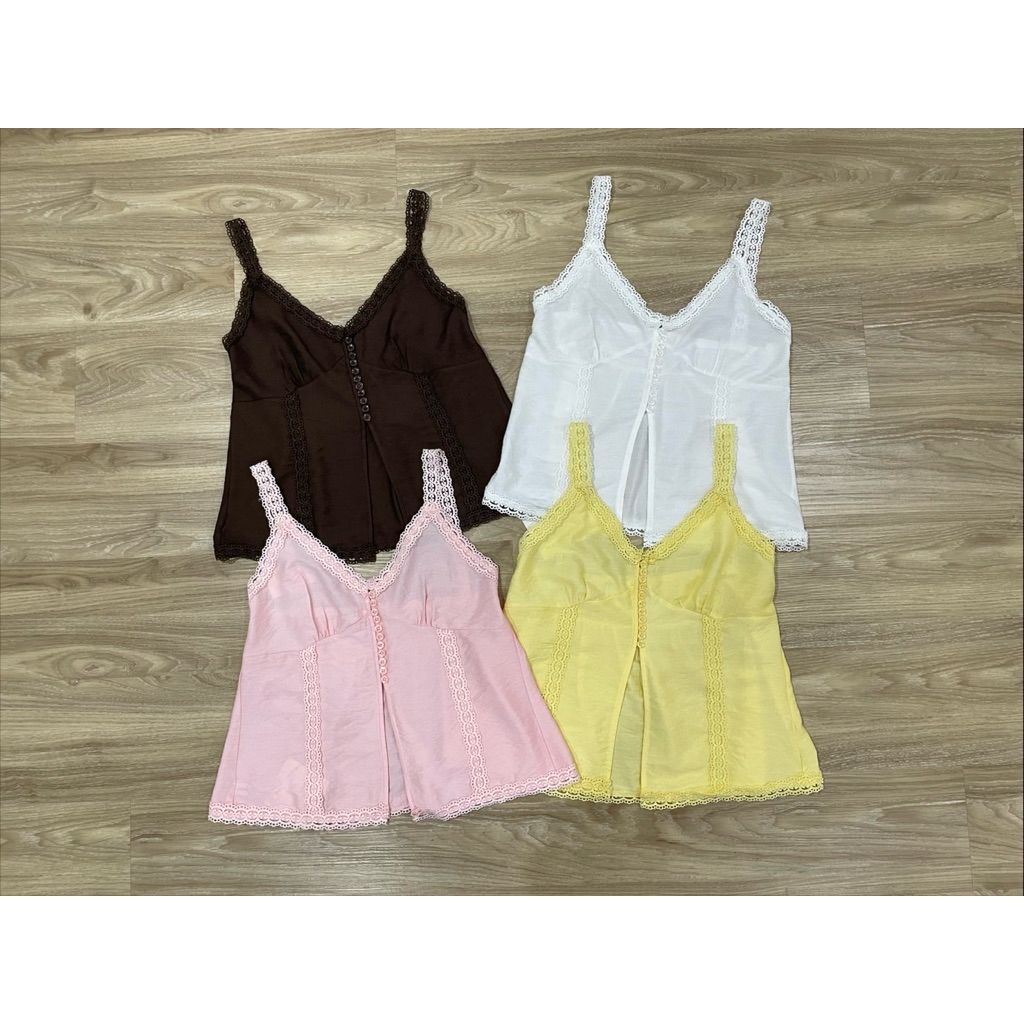 BY IRA Fayla Top เสื้อสายเดี่ยวผ้าลูกไม้ฉลุ ดีเทลแต่งลูกไม้  สีละมุนน่ารักแอบเซ็กซี่ ใส่แมทช์กับกางเกงขาสั้น ก็คือสวยมาก รูปที่ 7