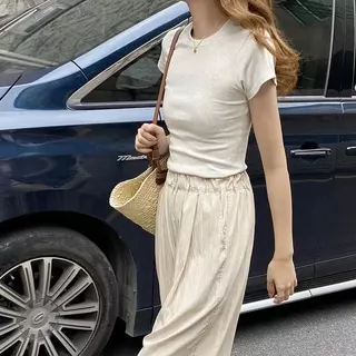 MOZOC เสื้อยืดสวยๆผู้หญิง เสื้อยืดรัดรูป เสื้อยืดสีขาวผู้หญิง เสื้อยืดผญสวยๆคอกลมสไตล์อเมริกันเสื้อยืดวินเทจXH XA XB