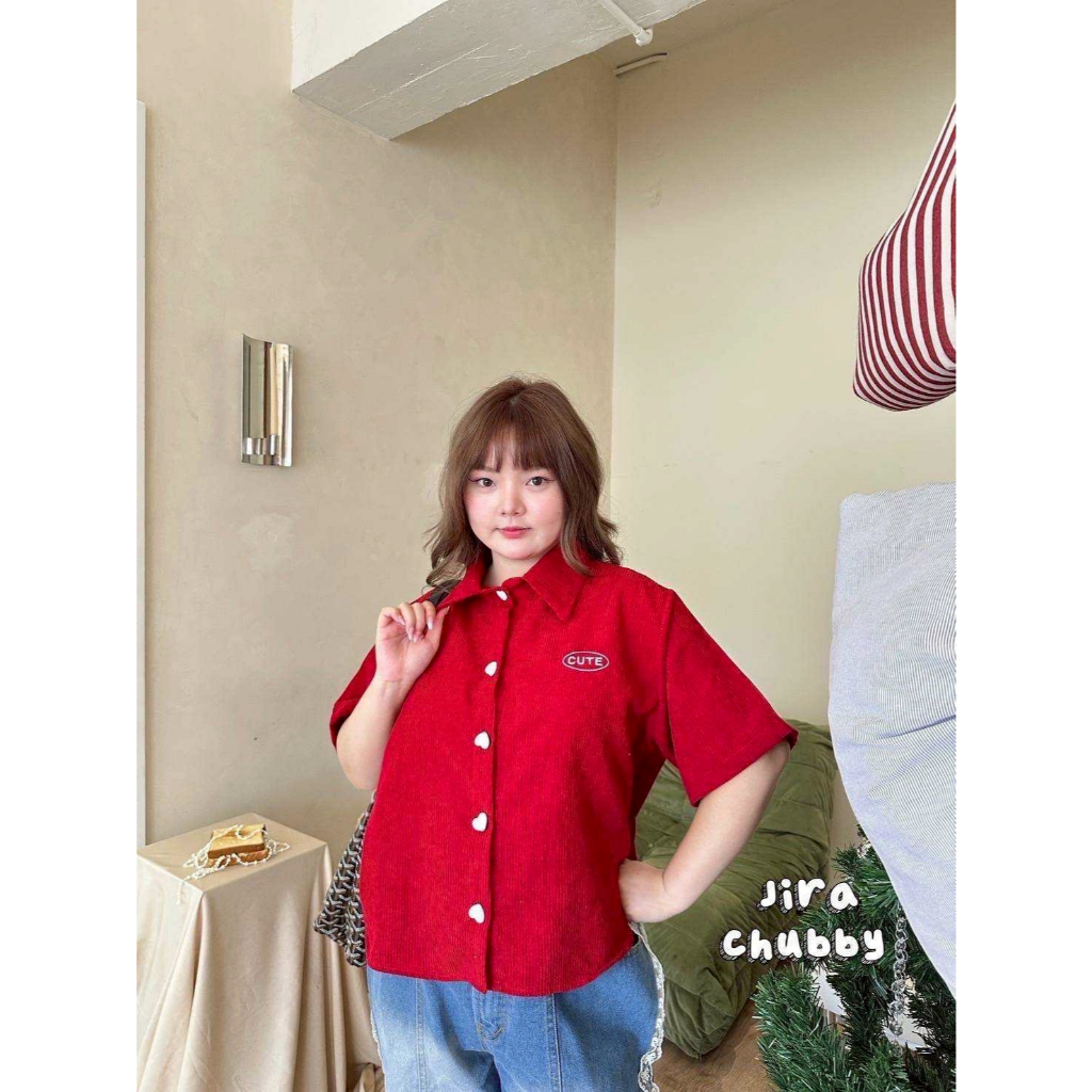 JIRA CHUBBY เสื้อคอปกผ้าลูกฟูก ใส่สะบายไม่ร้อน ปักอก CUTE