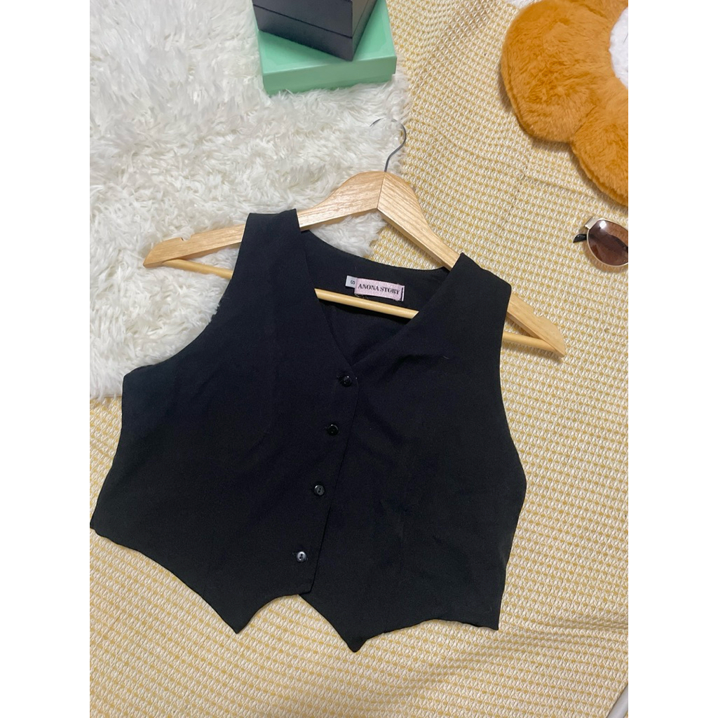 ꒰AYPHÉ🧺🫧꒱ มือสอง เสื้อกั๊ก ทรงครอป ป้าย ANONA STORY