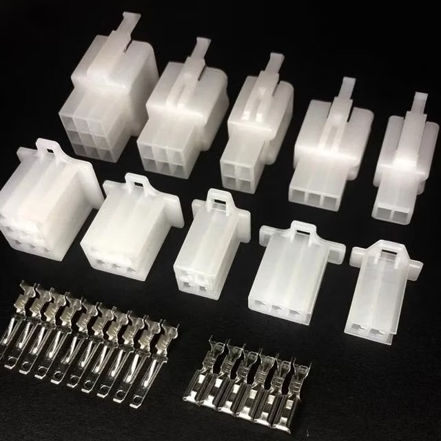 ปลั๊กขาว พร้อมหางปลาจิ๋ว ปลั๊กกันน้ำ 1pin , 2 pin , 3 pin , 4 pin , 6 pin ,9 pin L356