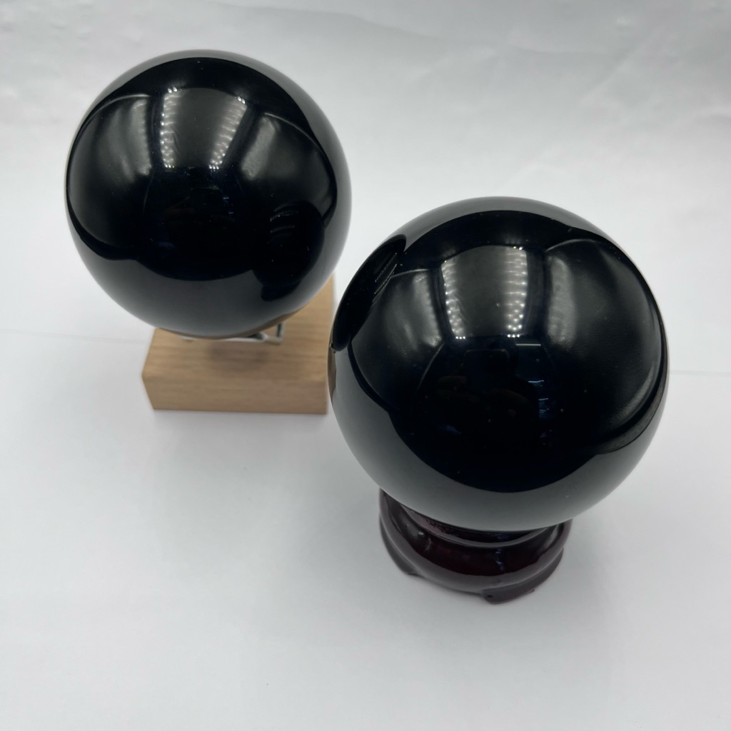 Black Tourmaline Sphere | ลูกแก้วหินทัวร์มาลีนดำแท้ ป้องกันพลังลบ เสริมพลังปกป้องและสมดุล