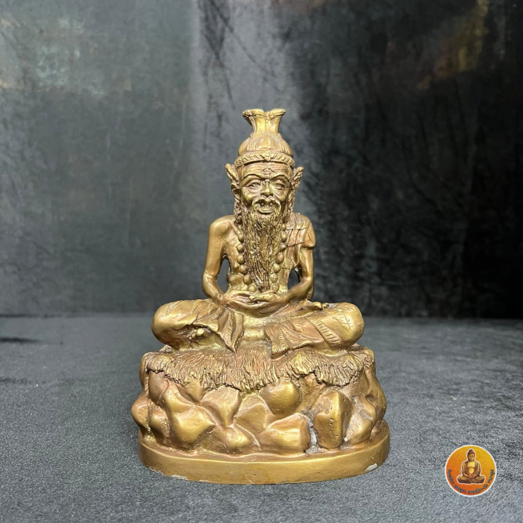 ฤาษีตาไฟ พ่อแก่ เนื้อทองเหลือง ขนาดหน้าตัก 4.5 นิ้ว สูง 7.8 นิ้ว ฐานกว้าง 5x4.8 นิ้ว