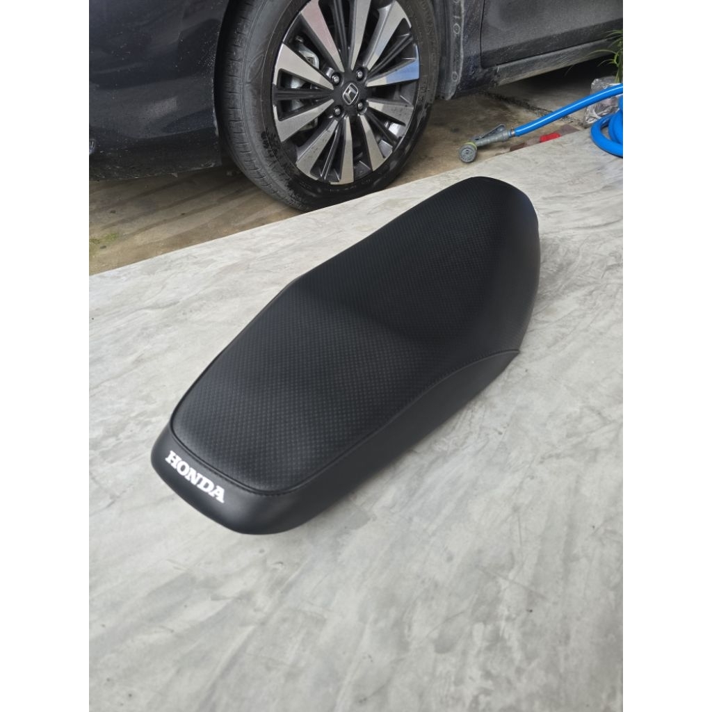 เบาะ Wave125 แท้ศูนย์ Honda งานผลิตเก่า 2004 **เป็นของถอดจากรถศูนย์มือ1** รหัสพาร์ท 77200-KPH-900