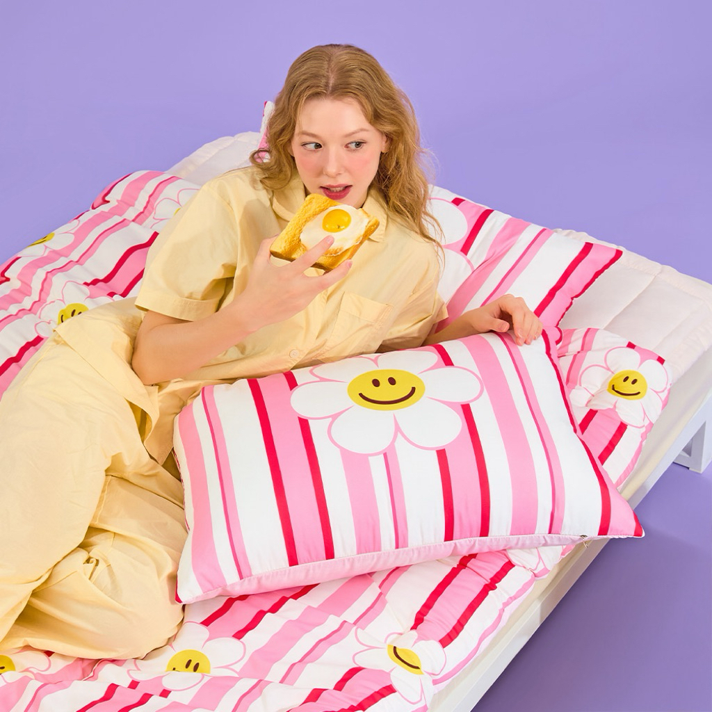 [MAATILA X WIGGLE WIGGLE] ชุดผ้าห่มและปลอกหมอน ปราศจากฝุ่น ขนาด SS - สีชมพู