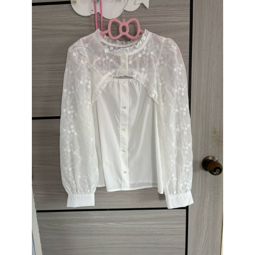 เสื้อเบลาส์ผ้าลูกไม้ GRL ตำหนิ