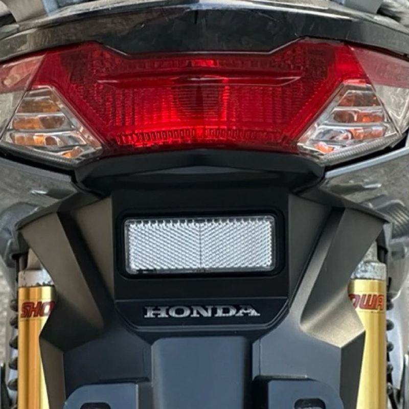 MOTUS ทับทิมสะท้อนแสง ท้ายรถ สีขาว Wave125i LED / ADV / PCX / Forza / X-Max / Lead 125 / Rc100 / Giorno