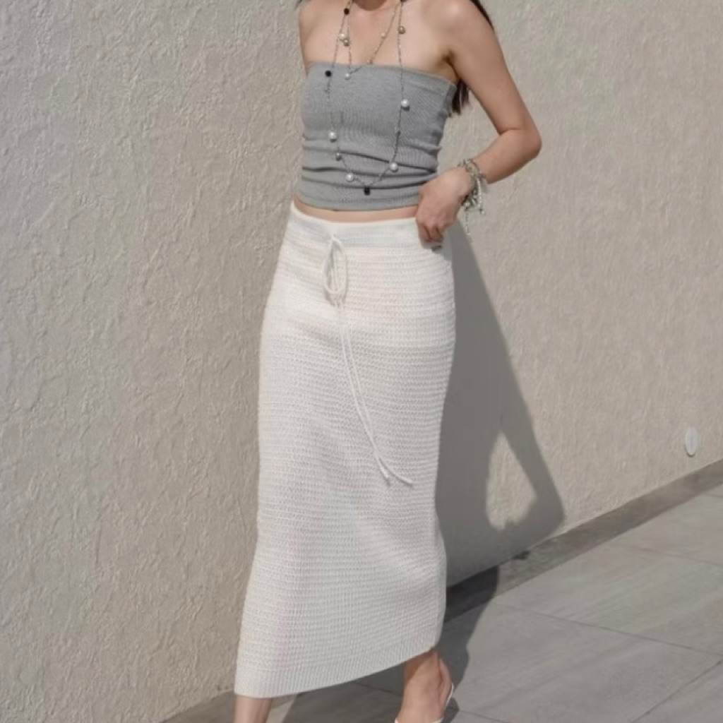 กระโปรงไหมพรมสีขาว ไม่มีซับ จากร้าน BXB.BKK (แค่ลองแล้วซัก)