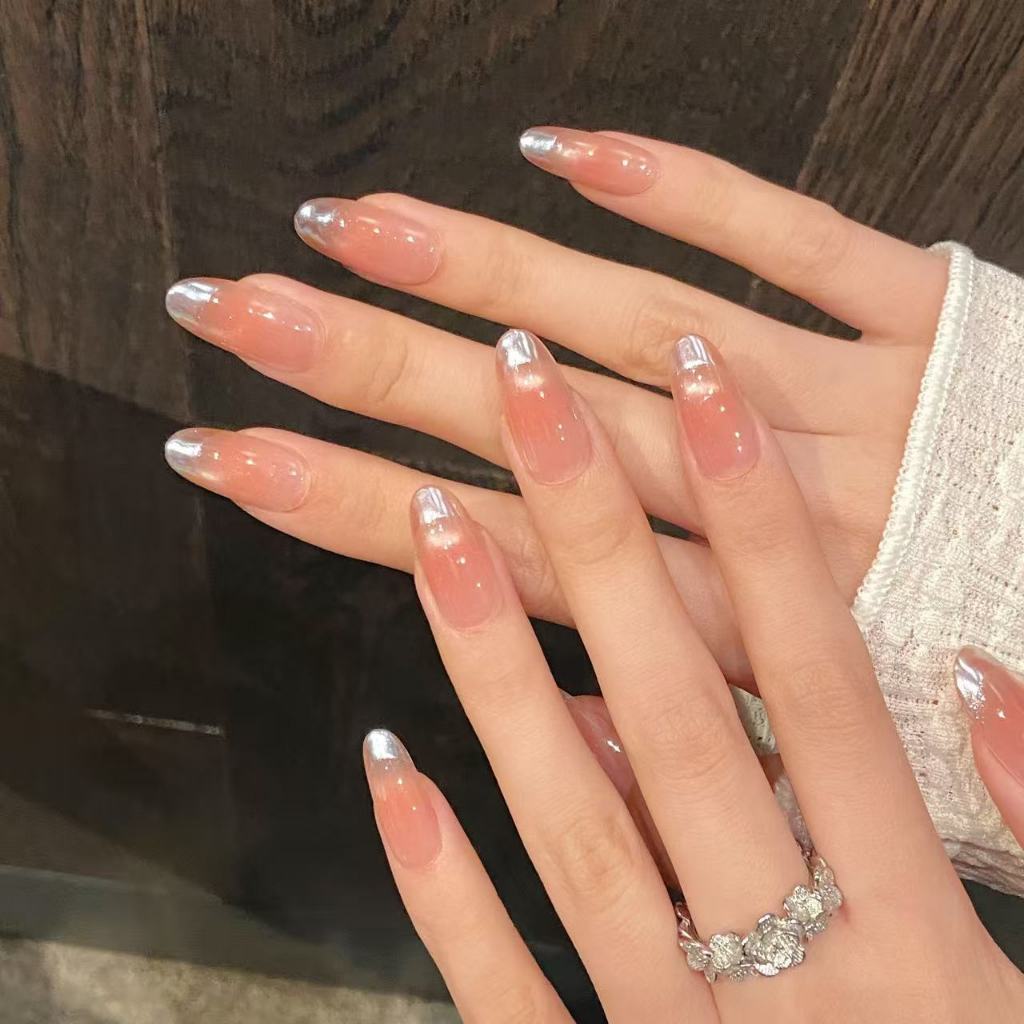 DeeMee เล็บปลอมมือทำสีบลัชชีไล่เฉด ตัวเล็บกลมสี่เหลี่ยมสั้น ขอบเงินนวล สดใส ประจำวัน ส่งทันทีกรุงเทพ!