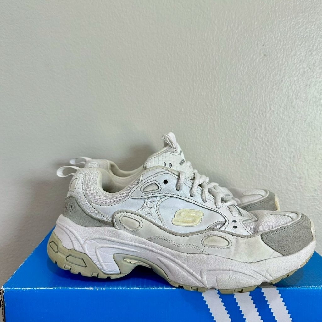 Skechers 36/23 มือสอง
