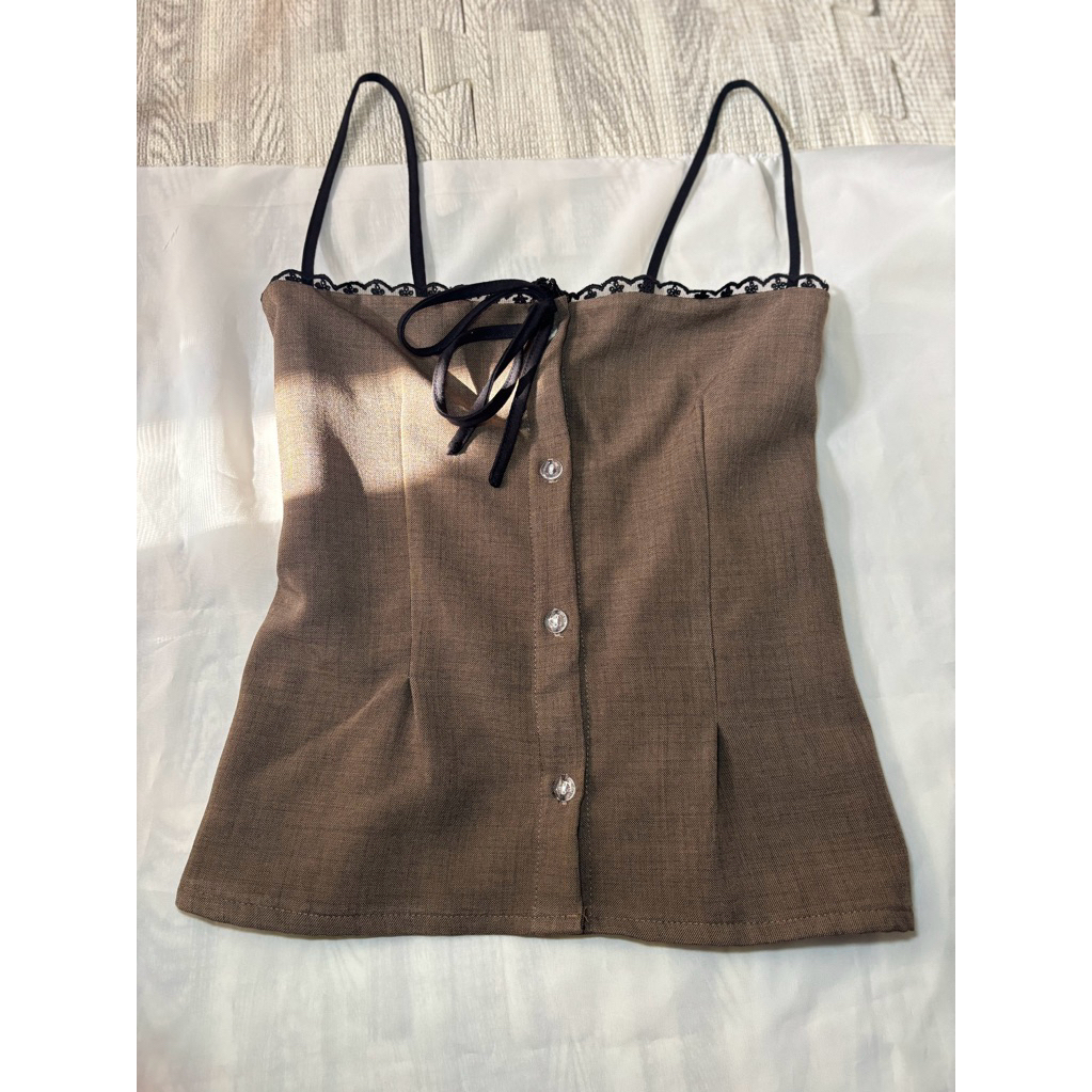 ส่งต่อเสื้อ nomade.bkk สีน้ำตาล มือสอง