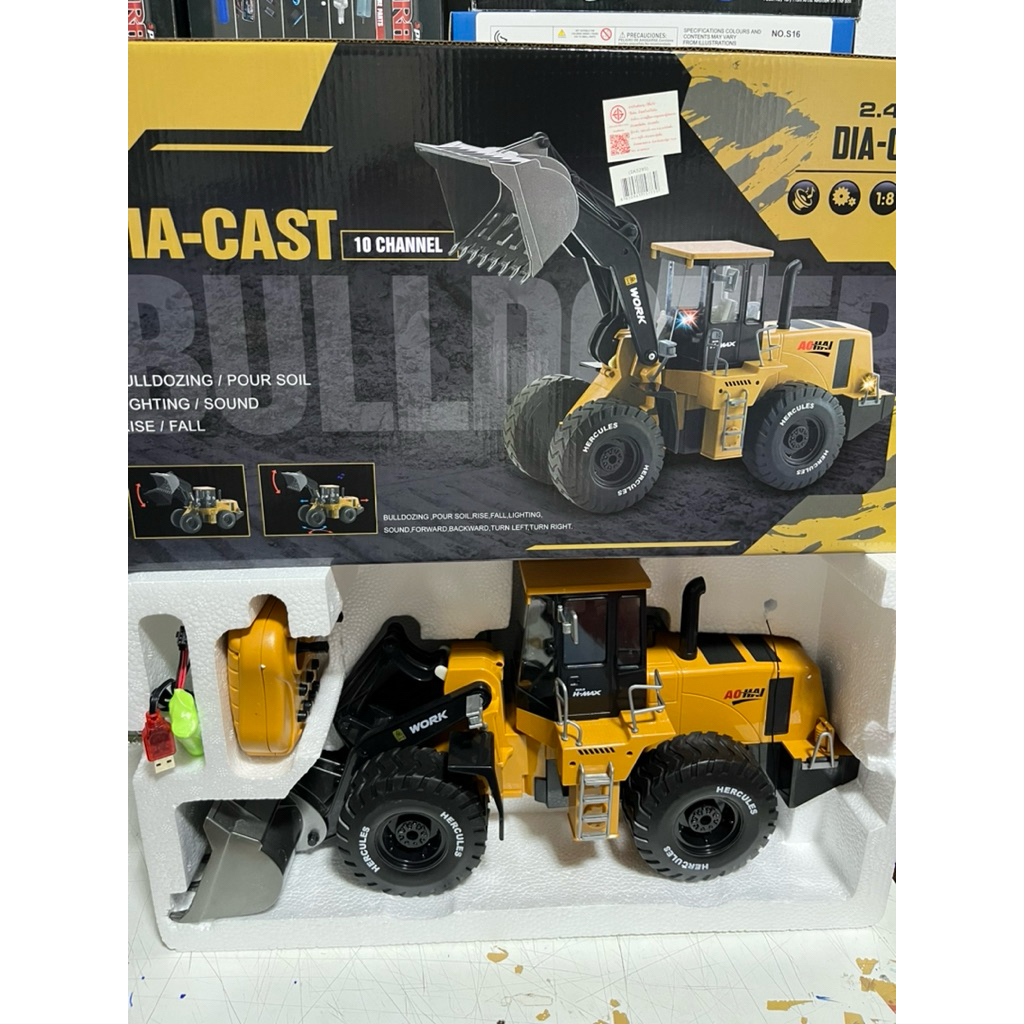 รถเกรทบังคับ10ch no.3827หัวตักเหล็ก
