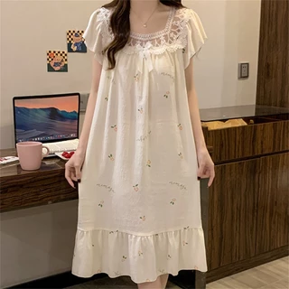 🌸ส่งไวจากไทย🌸 มาใหม่กระโปรงนอนแขนสั้นผู้หญิงฤดูร้อนคอสแควร์ลูกไม้ขอบยาวชุดนอนหลวมเมฆผ้าฝ้ายกับเบาะหน้าอกเสื้อผ้าบ้าน