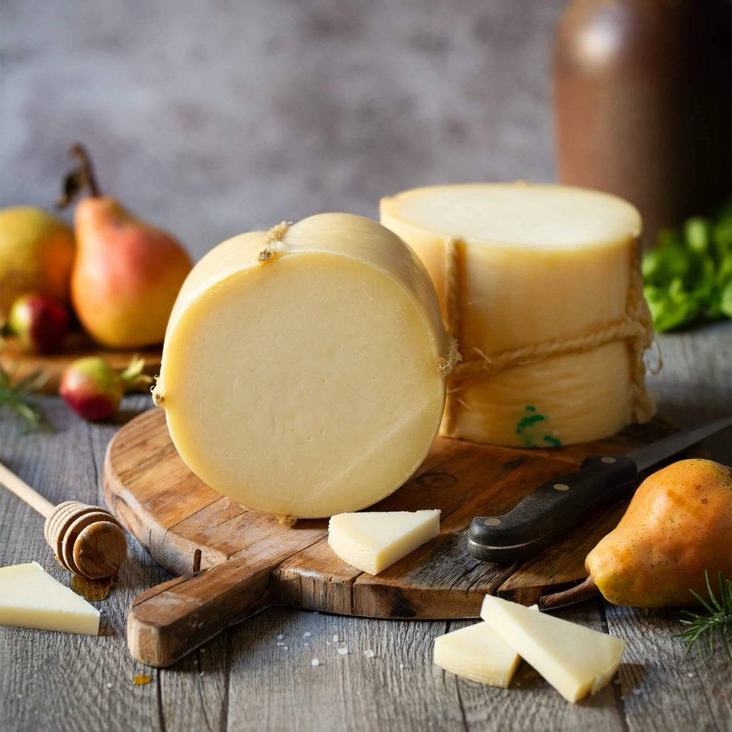Italian Provolone Cheese 500g - โปรโวโลน ชีส (ชีสนมวัว)ชนิดตัดชิ้นขนาด 500กรัม.