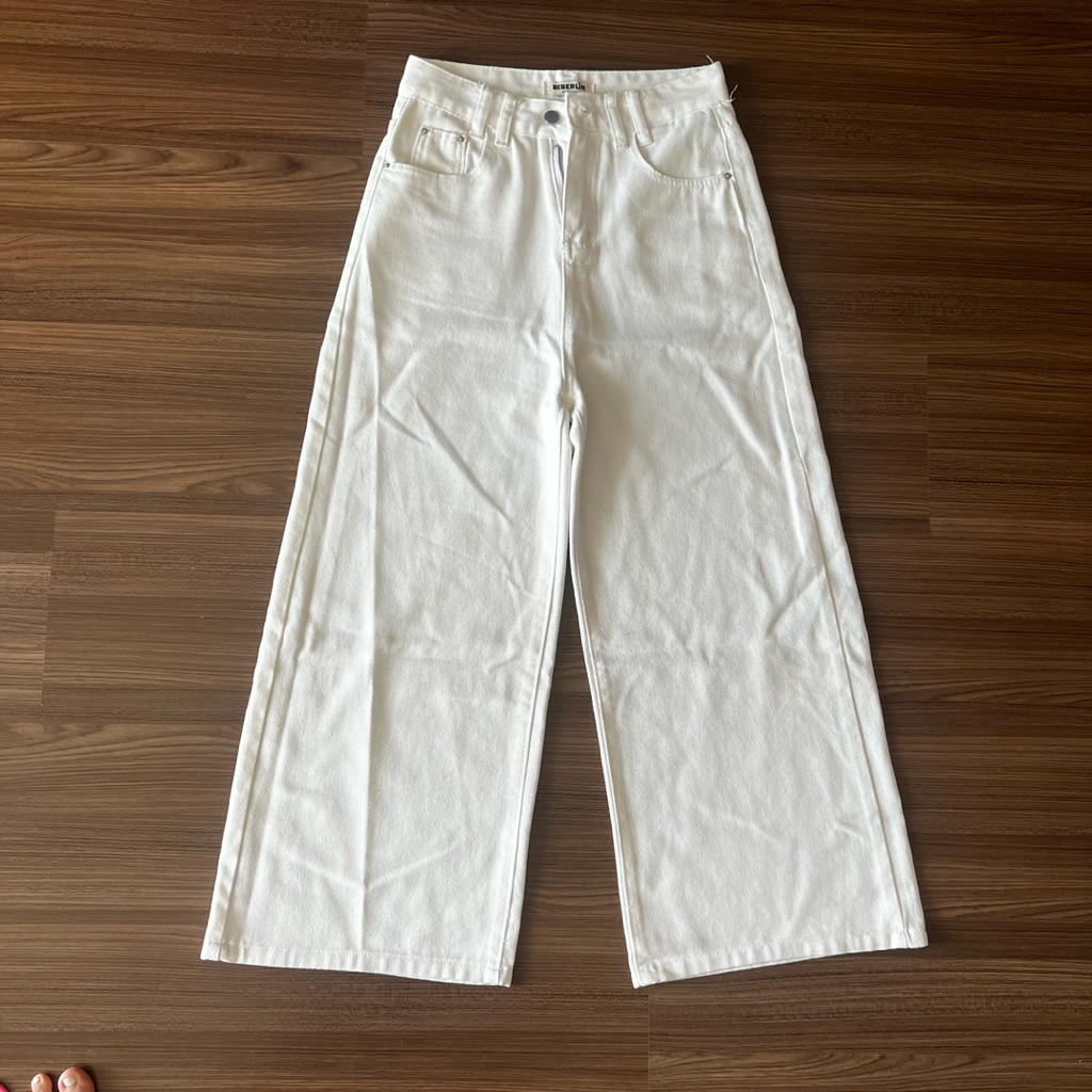 ส่งต่อ Beberlin กางเกงยีนส์ กระบอกใหญ่ Millie Jeans *ตัดความยาวขา*